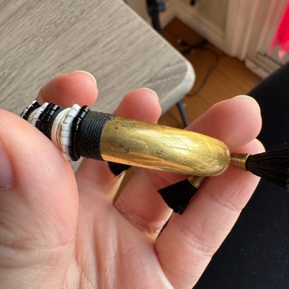 Black and White Beaded Bracelet - Picture 4 of 5